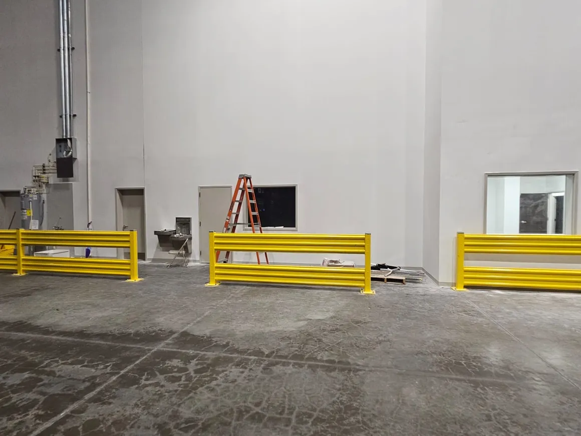 Wall guard in warehouse